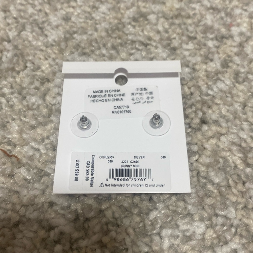 HP 11/8!! NWT Kate Spade Silver Skinny Mini Bow Studs - Picture 5 of 6